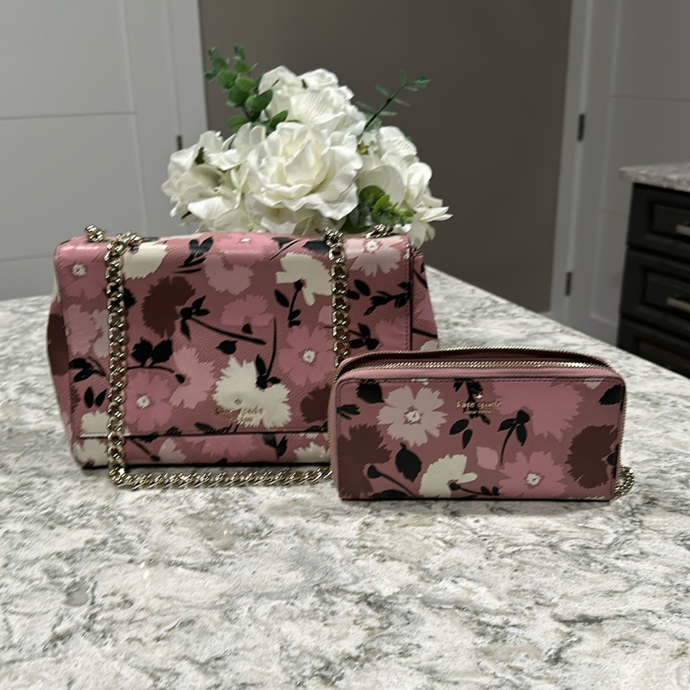 Kate spade matching purse and wallet.